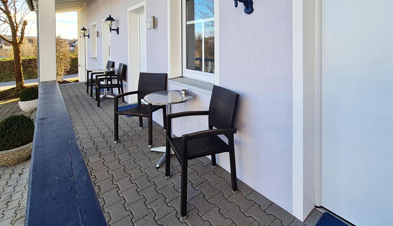 Donau-Hotel Sinzing Exterior photo