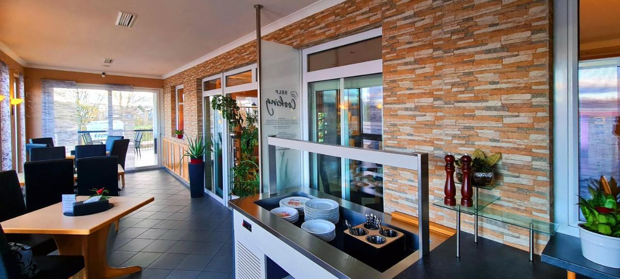 Donau-Hotel Sinzing Exterior photo