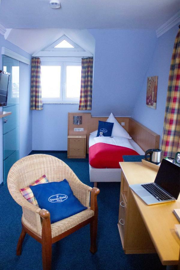 Donau-Hotel Sinzing Exterior photo